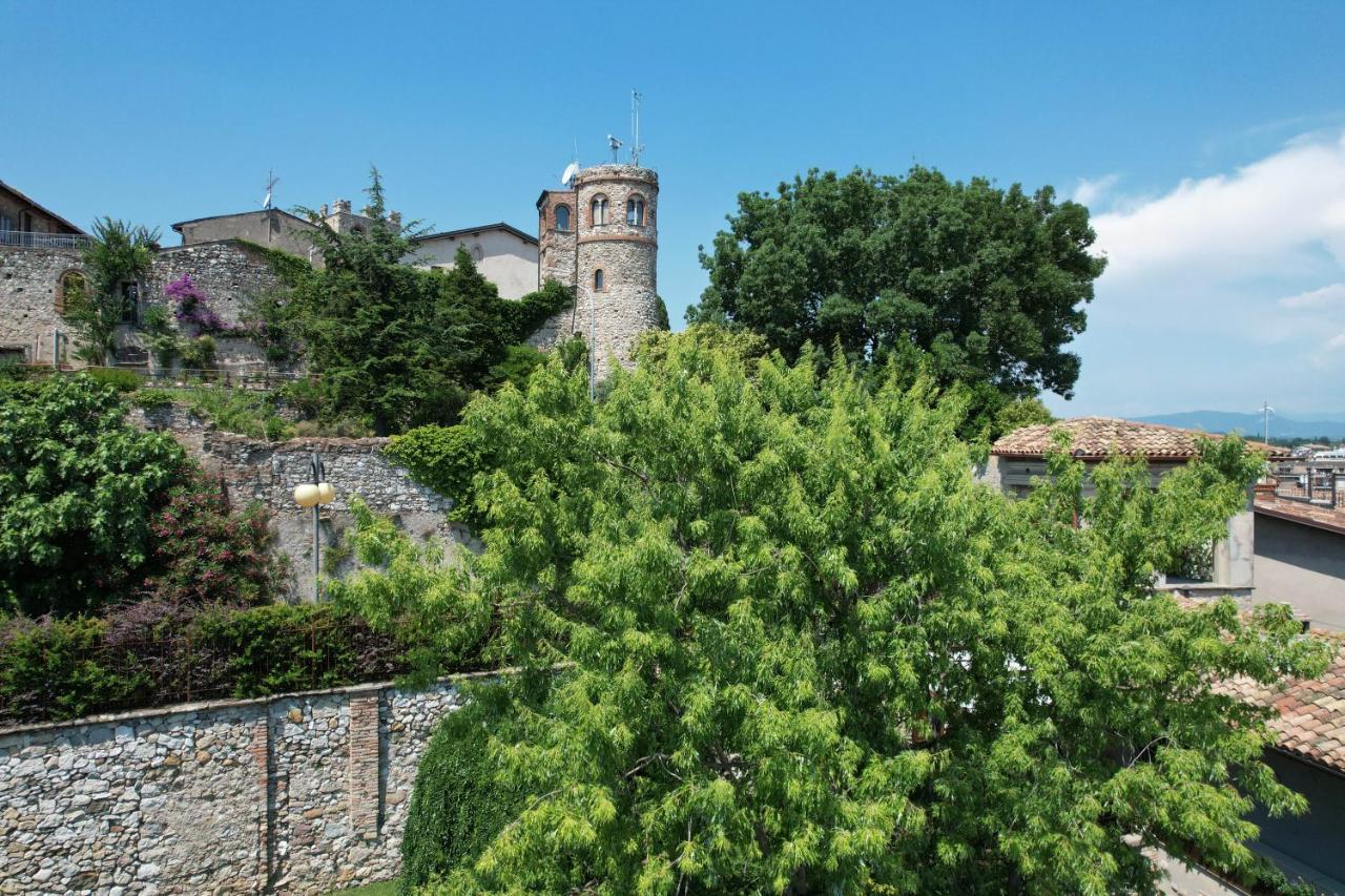 Steps From The Lake - Charme In The Inner City Desenzano del Garda Exterior foto