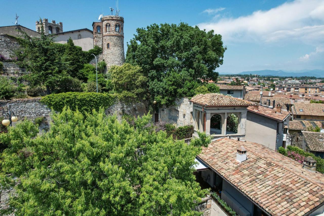 Steps From The Lake - Charme In The Inner City Desenzano del Garda Exterior foto